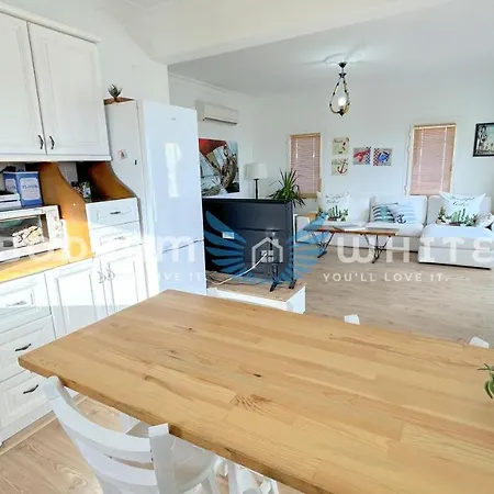 Bodrum 3 Bedroom Seaview Private Homes Гумбет